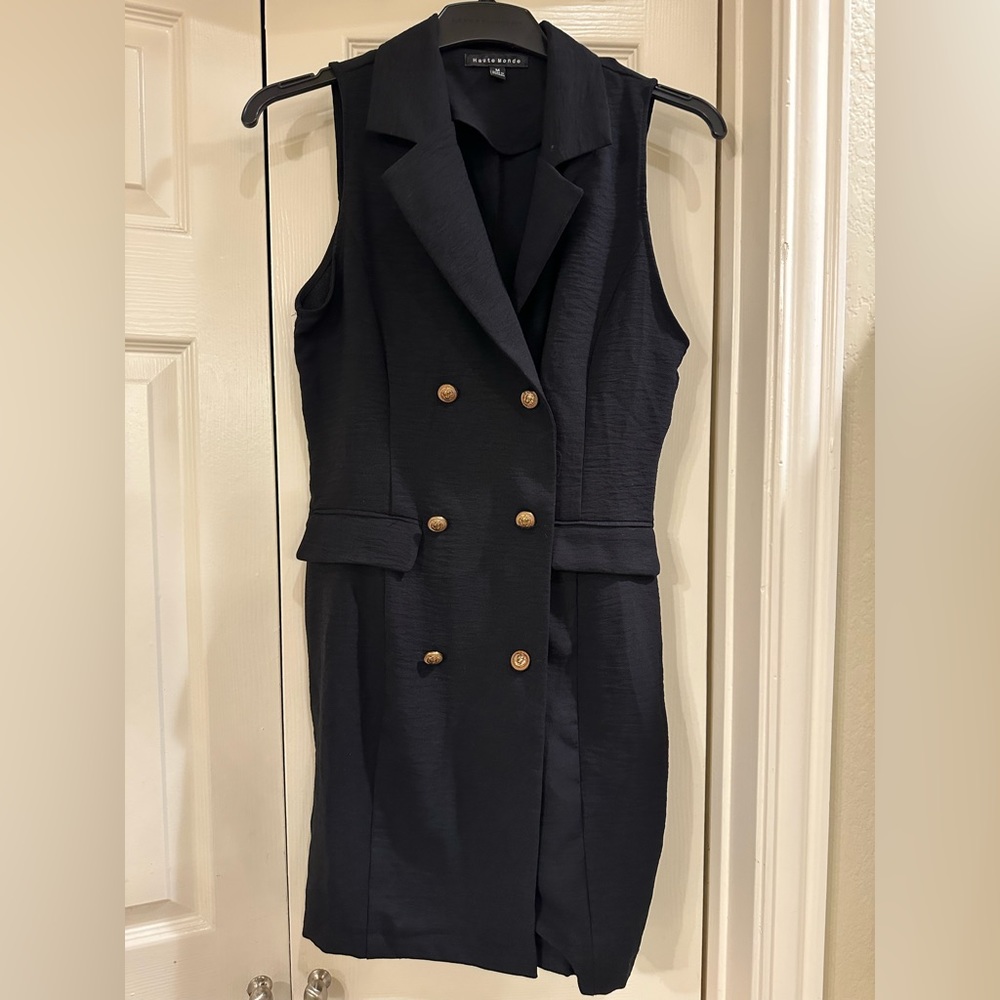 Black sleeveless double breasted dress - Size Medium